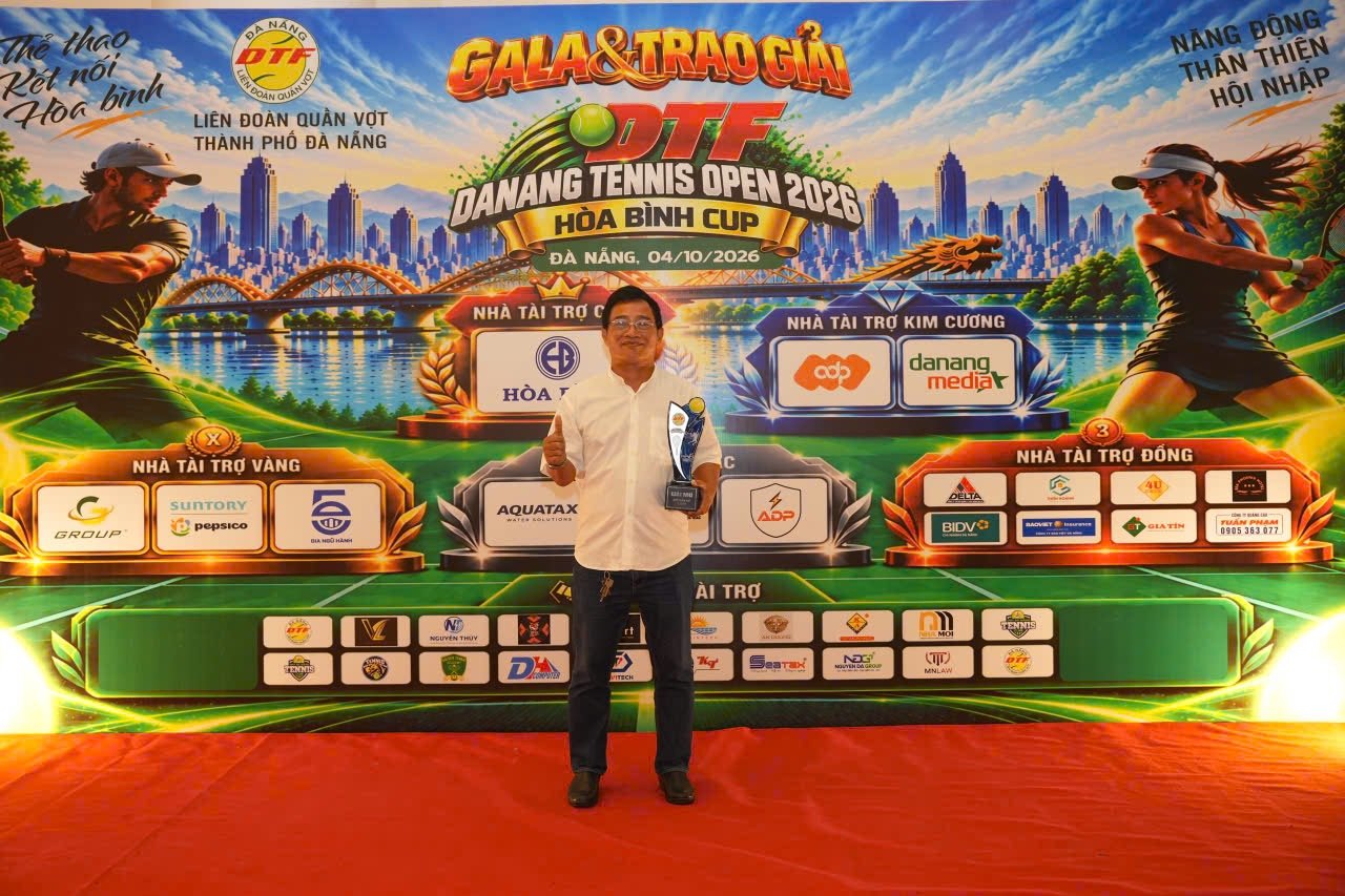 Cùng nhau rèn luyện thể lực với bộ môn Tennis.